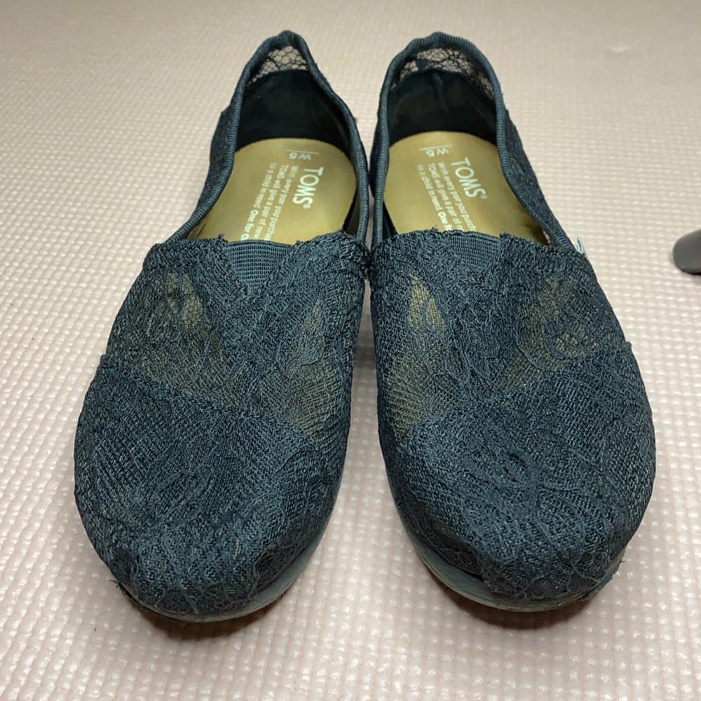 Lace Tom’s